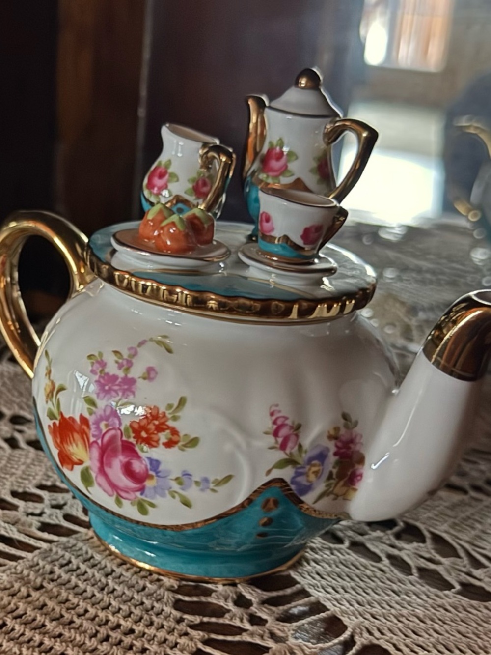 Lilian vernon Miniature Porcelain Tea pot - Picture 3 of 5